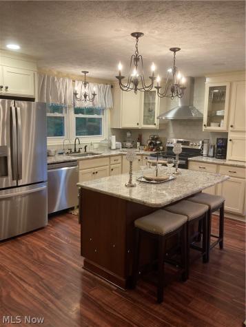 165 Woodsdale Drive Mogadore OH 44260