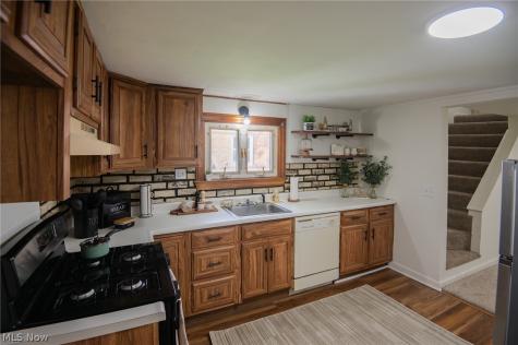1528 Stepney Street Niles OH 44446