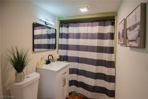 1528 Stepney Street Niles OH 44446