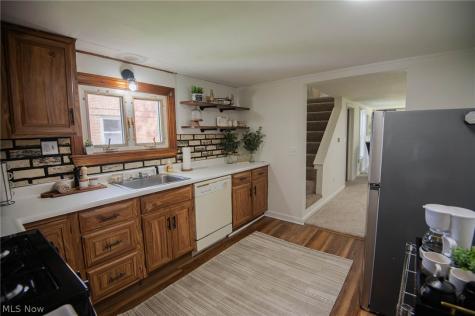 1528 Stepney Street Niles OH 44446