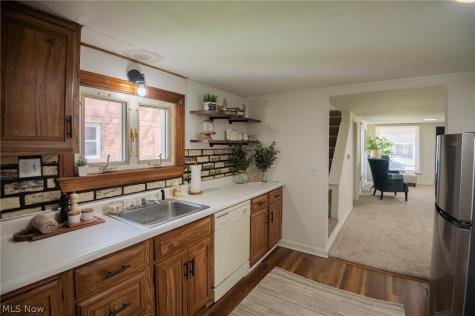 1528 Stepney Street Niles OH 44446
