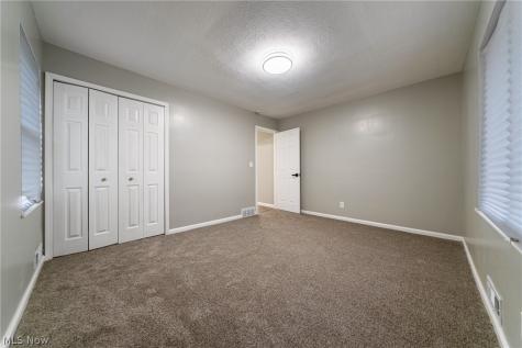 5087 E 86th Street Garfield Heights OH 44125