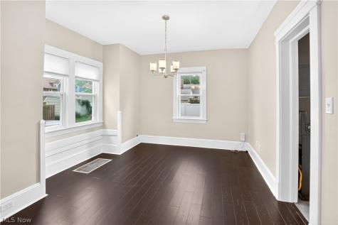 1553 Rockway Avenue Lakewood OH 44107