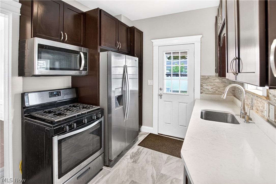 1553 Rockway Avenue Lakewood OH 44107