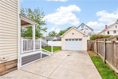1553 Rockway Avenue Lakewood OH 44107
