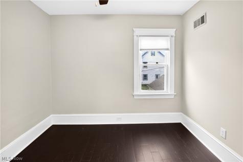 1553 Rockway Avenue Lakewood OH 44107