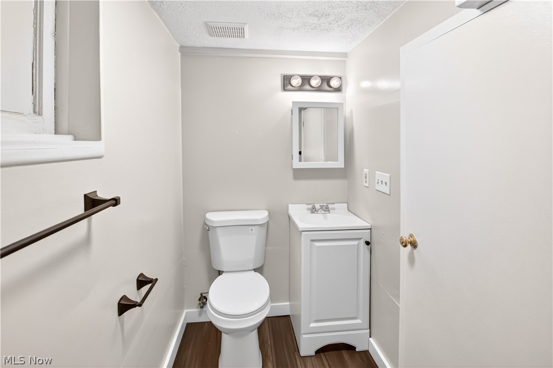 1553 Rockway Avenue Lakewood OH 44107