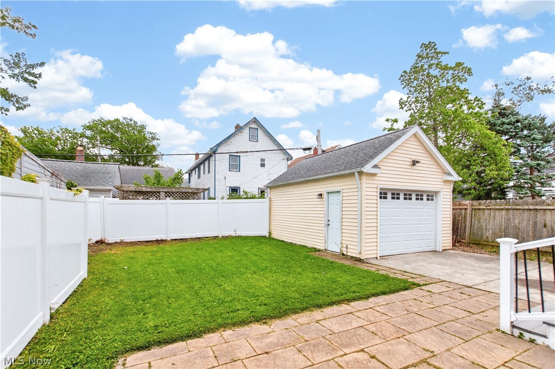 1553 Rockway Avenue Lakewood OH 44107
