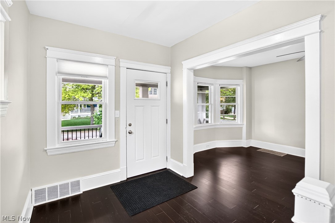 1553 Rockway Avenue Lakewood OH 44107