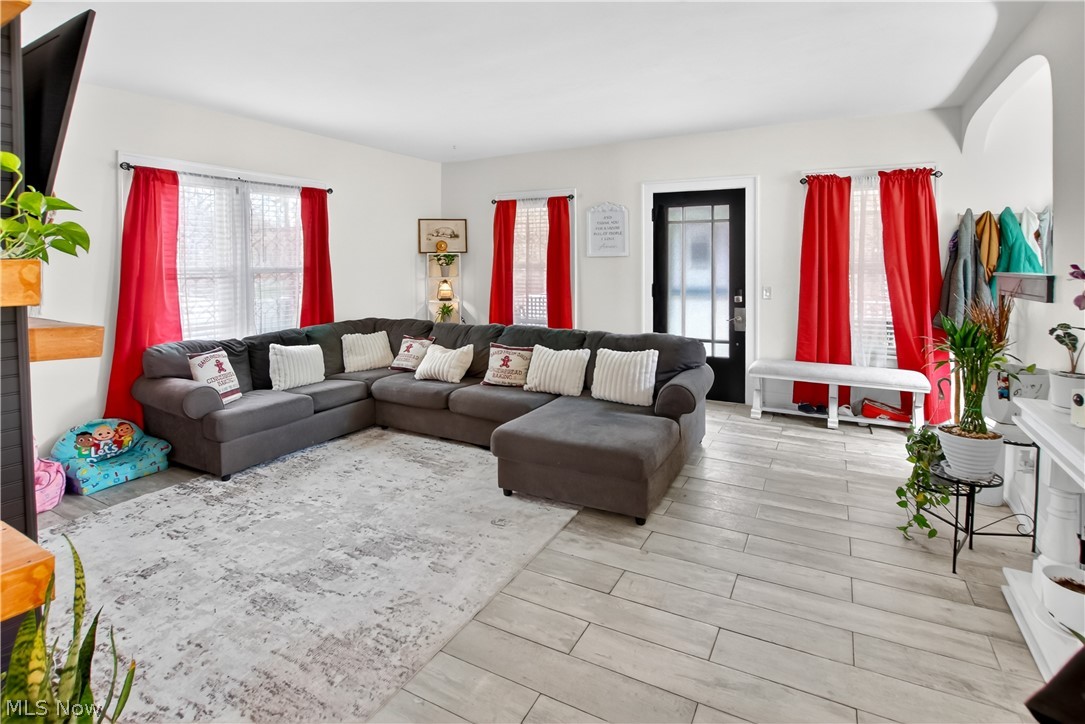 363 Seeley Street Amherst OH 44001