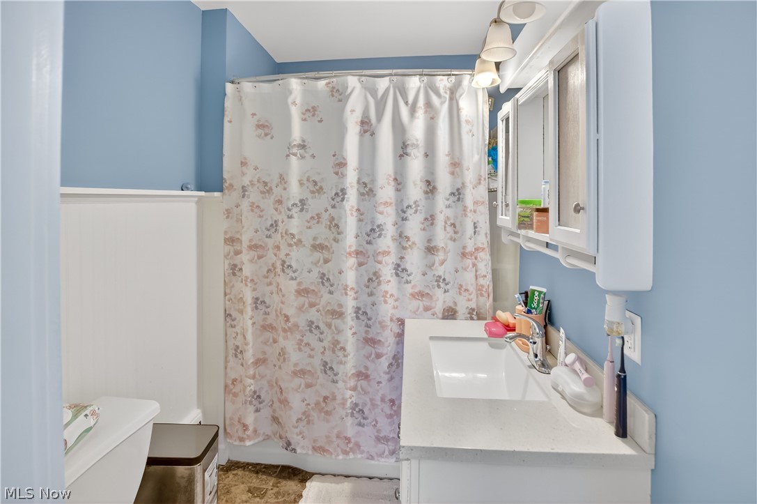 363 Seeley Street Amherst OH 44001