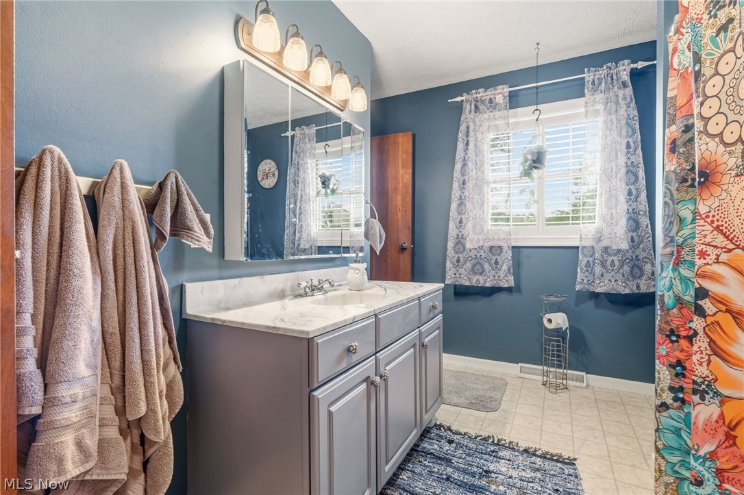 9085 Willowdale Avenue SE Magnolia OH 44643