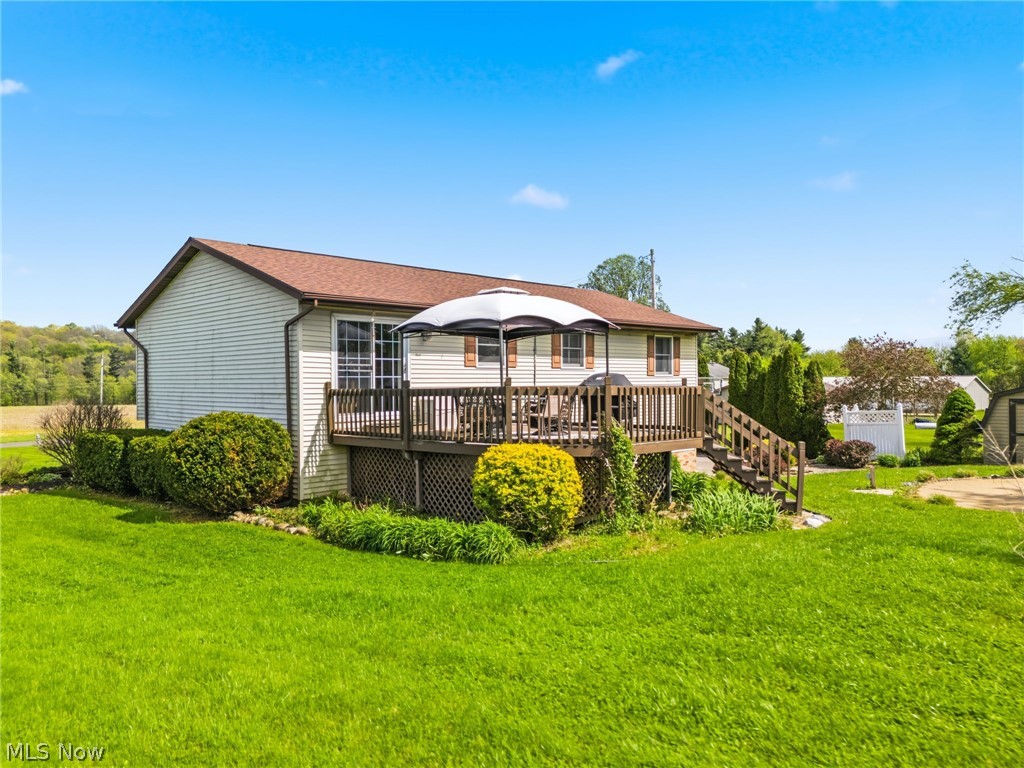 9085 Willowdale Avenue SE Magnolia OH 44643