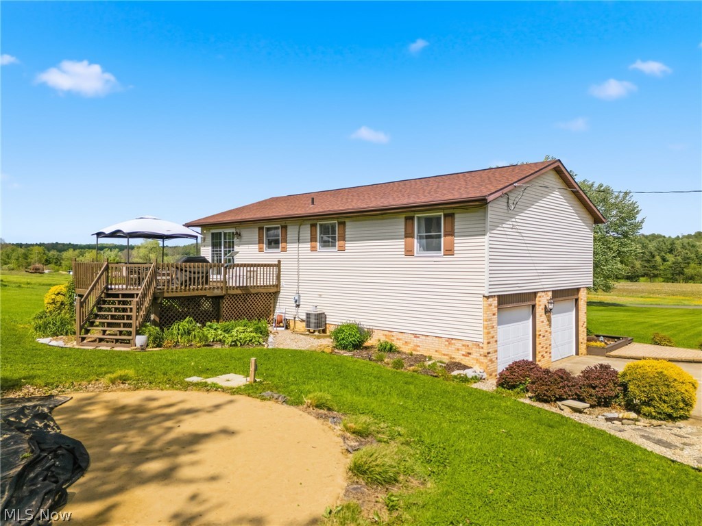 9085 Willowdale Avenue SE Magnolia OH 44643