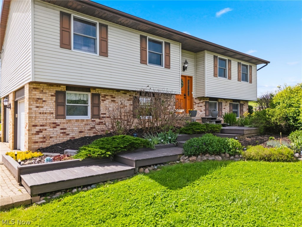 9085 Willowdale Avenue SE Magnolia OH 44643