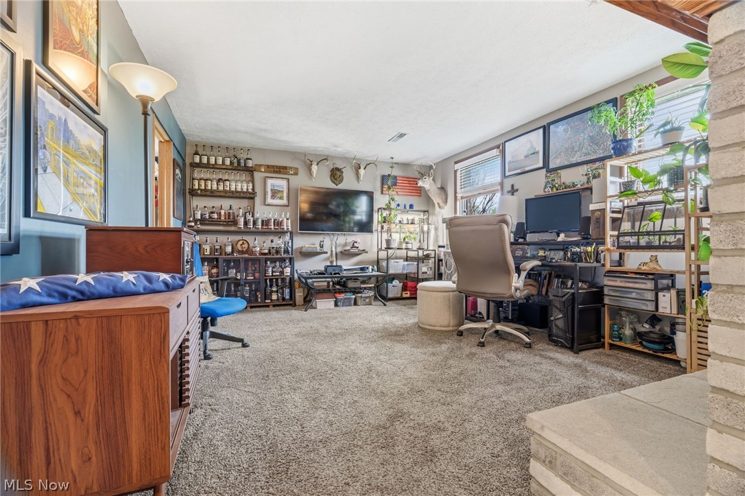 9085 Willowdale Avenue SE Magnolia OH 44643