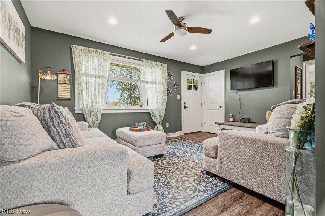 1477 E Garfield Road New Springfield OH 44443