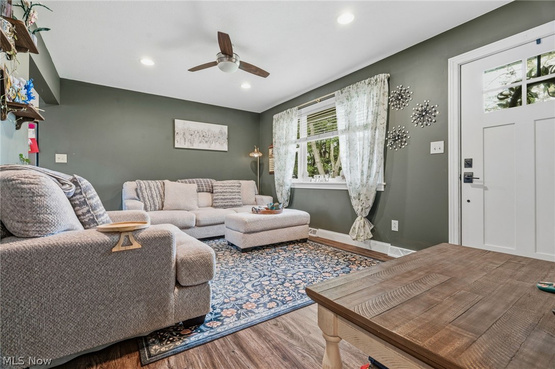 1477 E Garfield Road New Springfield OH 44443