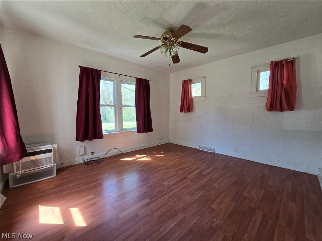 5179 E Maple Avenue Geneva OH 44041