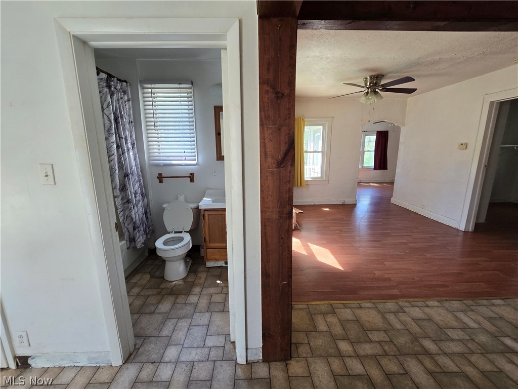 5179 E Maple Avenue Geneva OH 44041