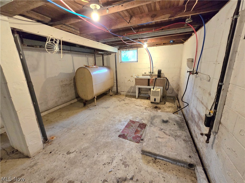 5179 E Maple Avenue Geneva OH 44041