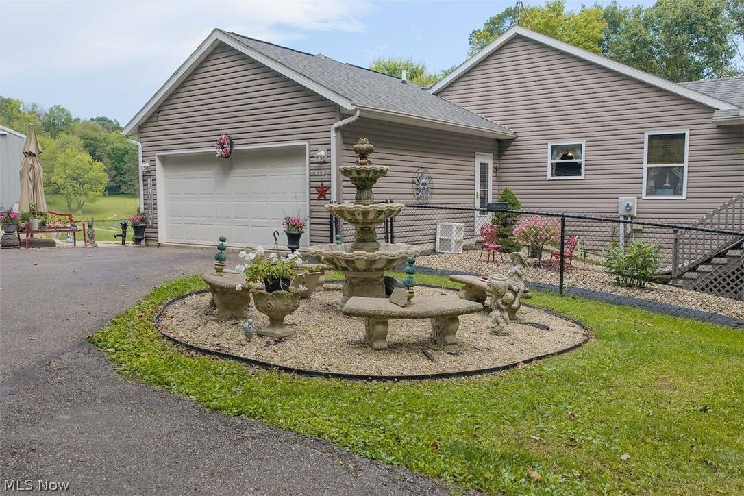 4605 Mount Pleasant Road NW Dover OH 44622