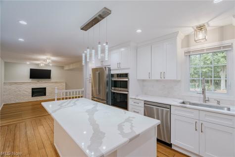 1960 Bromton Drive Lyndhurst OH 44124