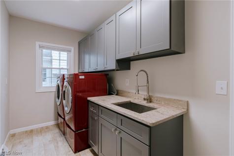 1960 Bromton Drive Lyndhurst OH 44124