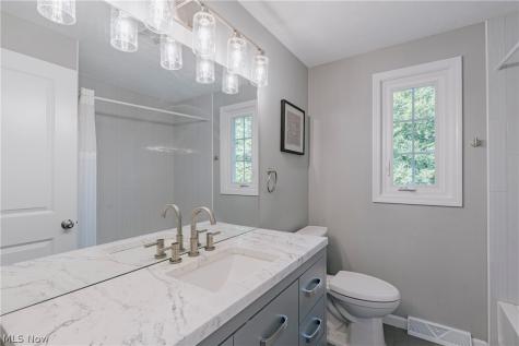1960 Bromton Drive Lyndhurst OH 44124