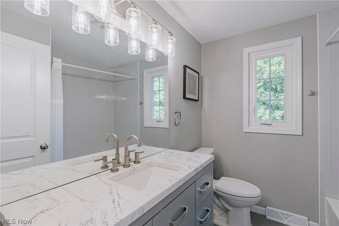 1960 Bromton Drive Lyndhurst OH 44124