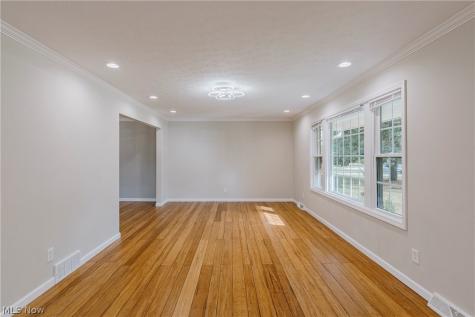 1960 Bromton Drive Lyndhurst OH 44124