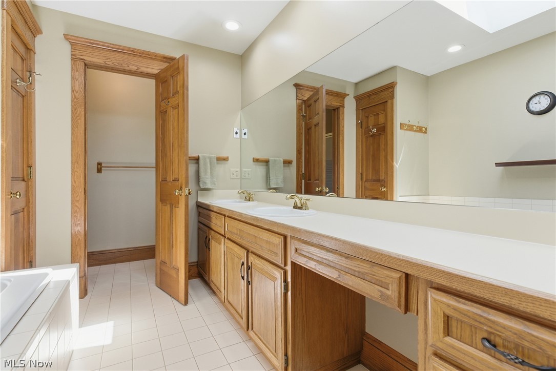 9475 Stafford Road Chagrin Falls OH 44023