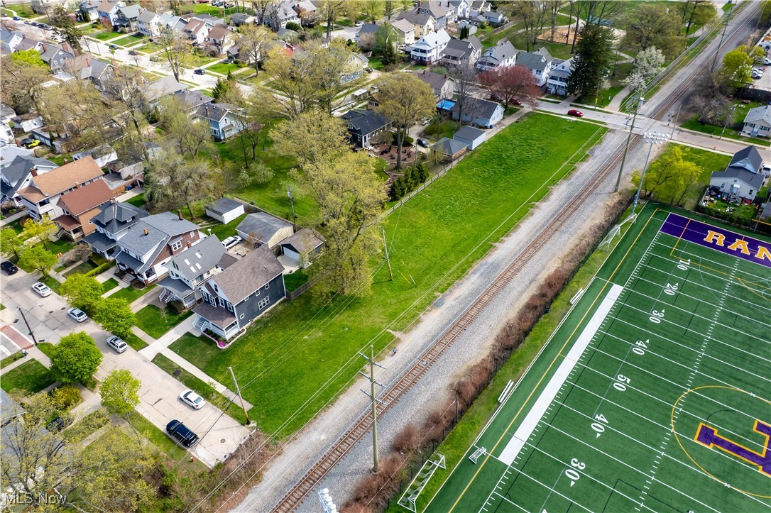 1300 Thoreau Lane Lakewood OH 44107