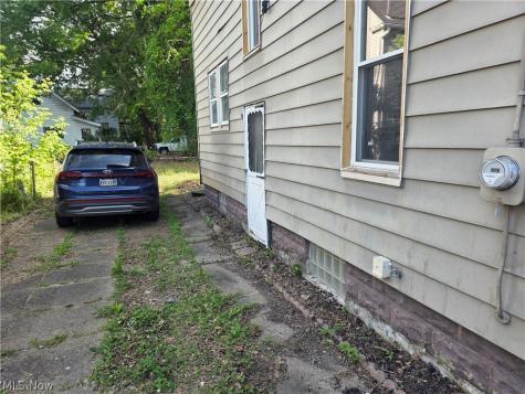 252 Power Street Akron OH 44304