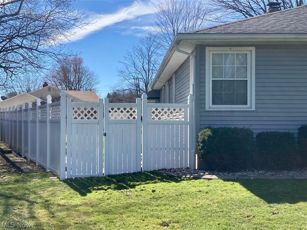 2305 S Schenley Avenue Youngstown OH 44511