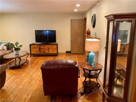 2305 S Schenley Avenue Youngstown OH 44511