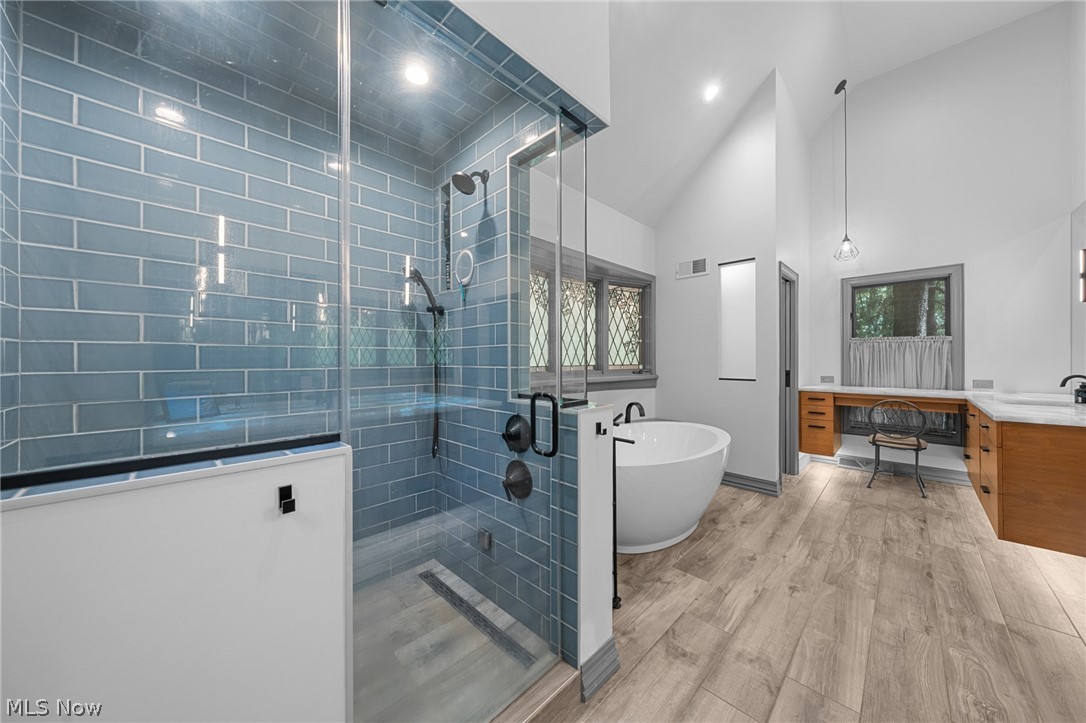 100 Easton Lane Moreland Hills OH 44022