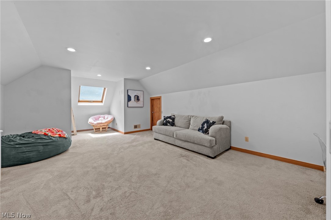 100 Easton Lane Moreland Hills OH 44022