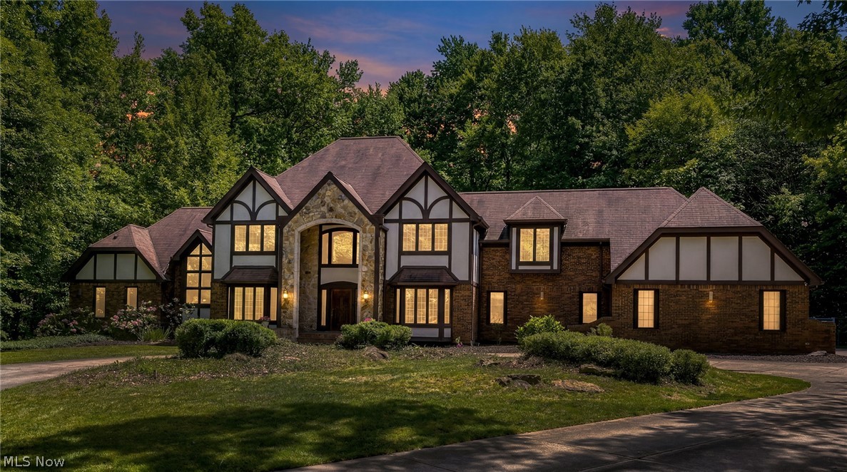 100 Easton Lane Moreland Hills OH 44022