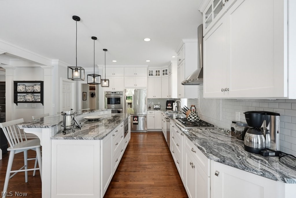 275 Falls Walk Way Chagrin Falls OH 44022