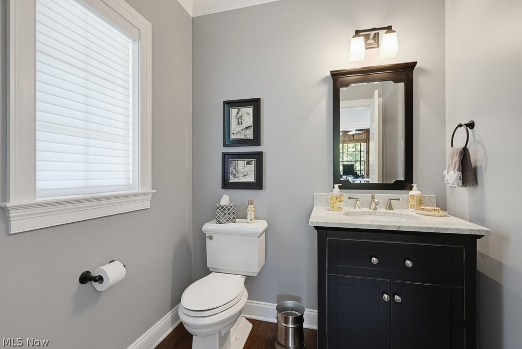 275 Falls Walk Way Chagrin Falls OH 44022