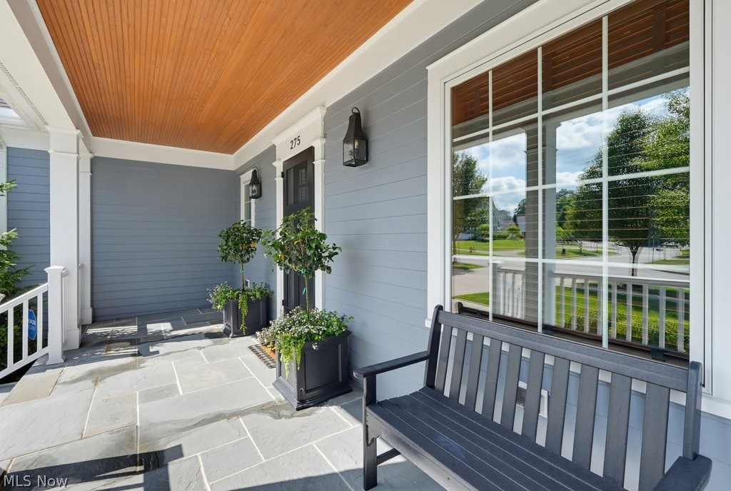 275 Falls Walk Way Chagrin Falls OH 44022