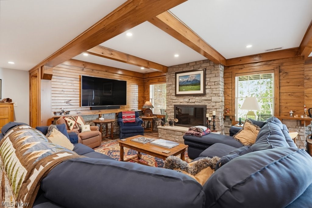 275 Falls Walk Way Chagrin Falls OH 44022