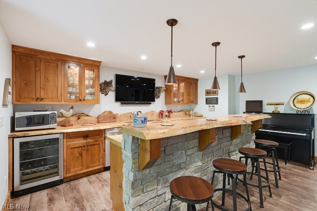 275 Falls Walk Way Chagrin Falls OH 44022