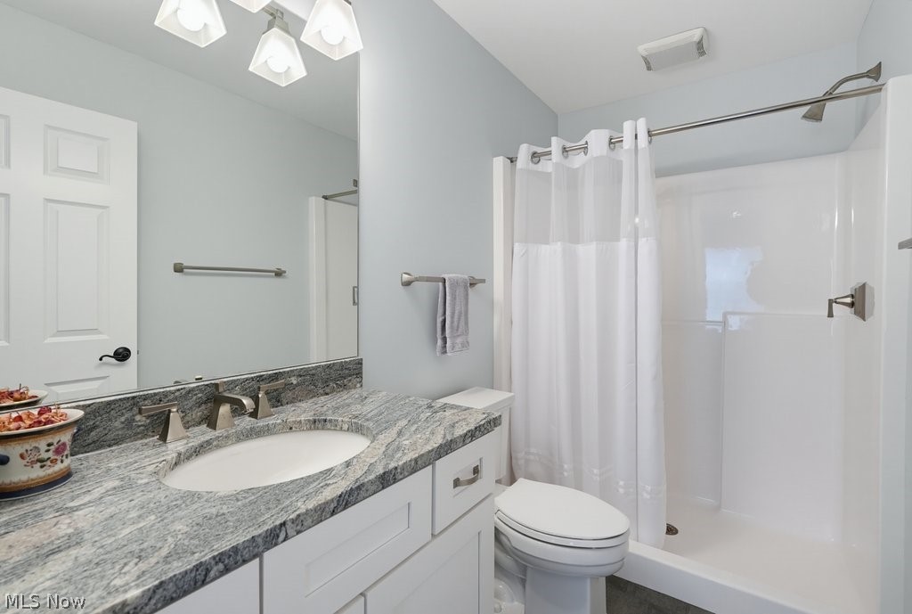 275 Falls Walk Way Chagrin Falls OH 44022
