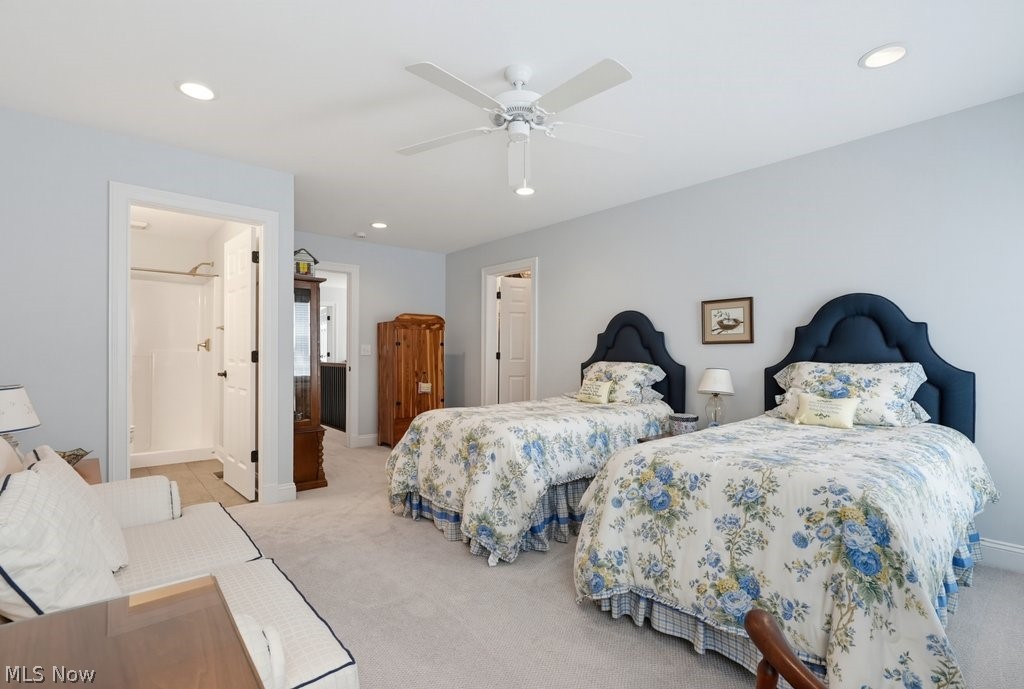 275 Falls Walk Way Chagrin Falls OH 44022