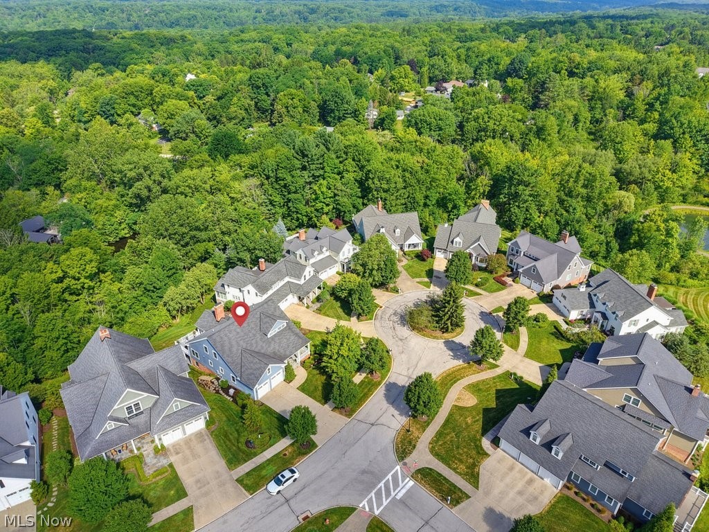 275 Falls Walk Way Chagrin Falls OH 44022
