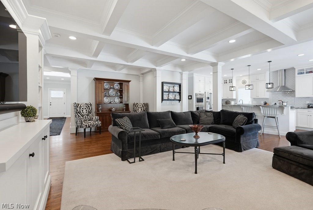 275 Falls Walk Way Chagrin Falls OH 44022