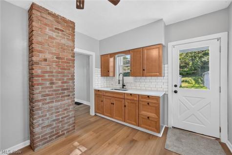 9519 Baltic Road Cleveland OH 44102