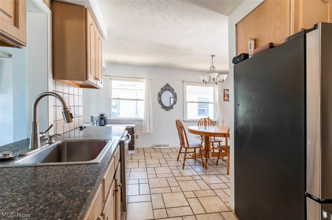 1673 Mayfair Boulevard Mayfield Heights OH 44124